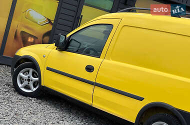 Грузовой фургон Opel Combo 2004 в Стрые