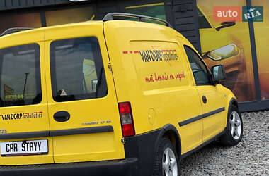 Грузовой фургон Opel Combo 2004 в Стрые