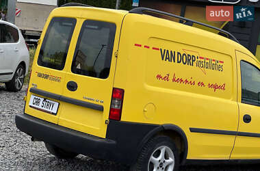 Грузовой фургон Opel Combo 2004 в Стрые