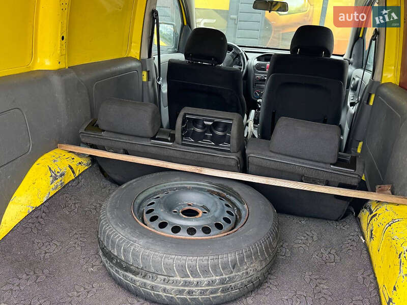 Грузовой фургон Opel Combo 2004 в Стрые