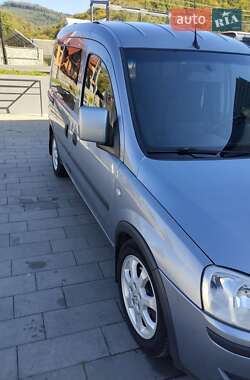 Минивэн Opel Combo 2009 в Делятине