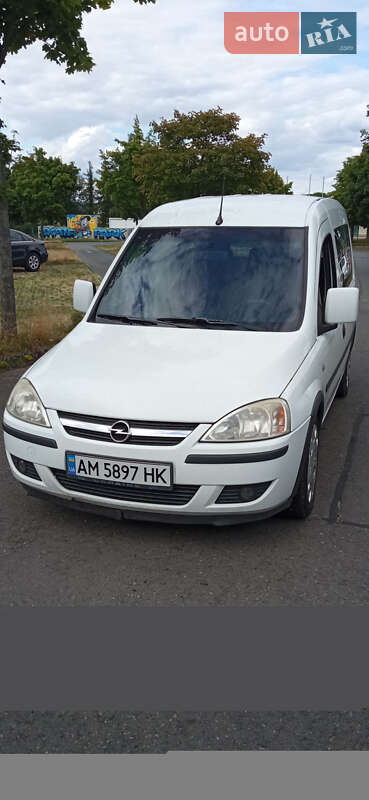 Opel Combo 2010