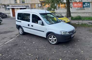 Минивэн Opel Combo 2006 в 