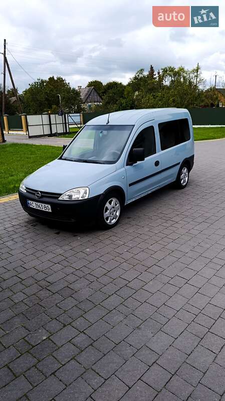 Минивэн Opel Combo 2009 в 