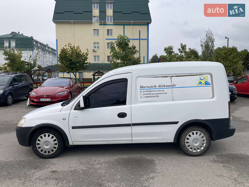 Вантажний фургон Opel Combo 2008 в Милій