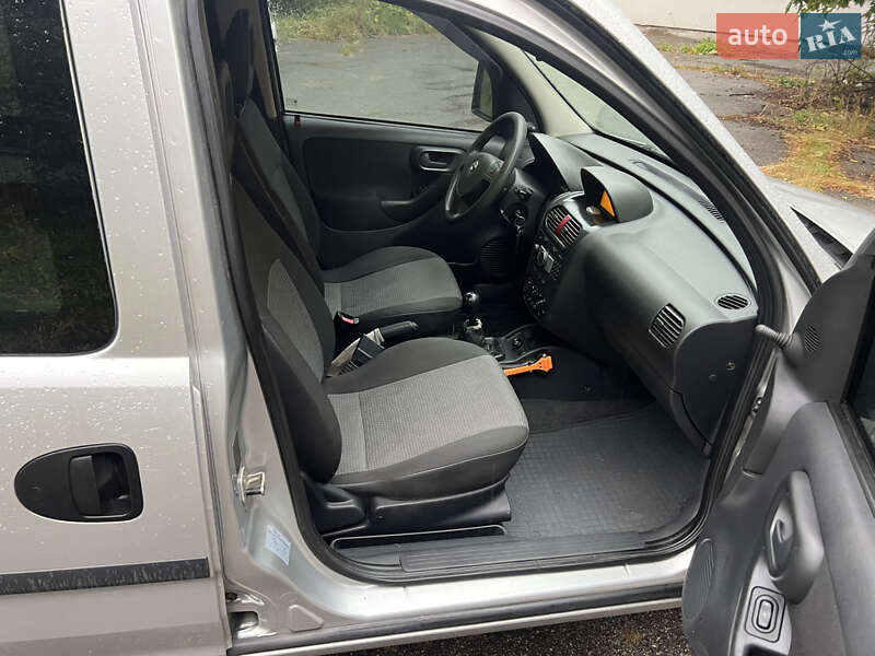 Грузопассажирский фургон Opel Combo 2008 в Киеве