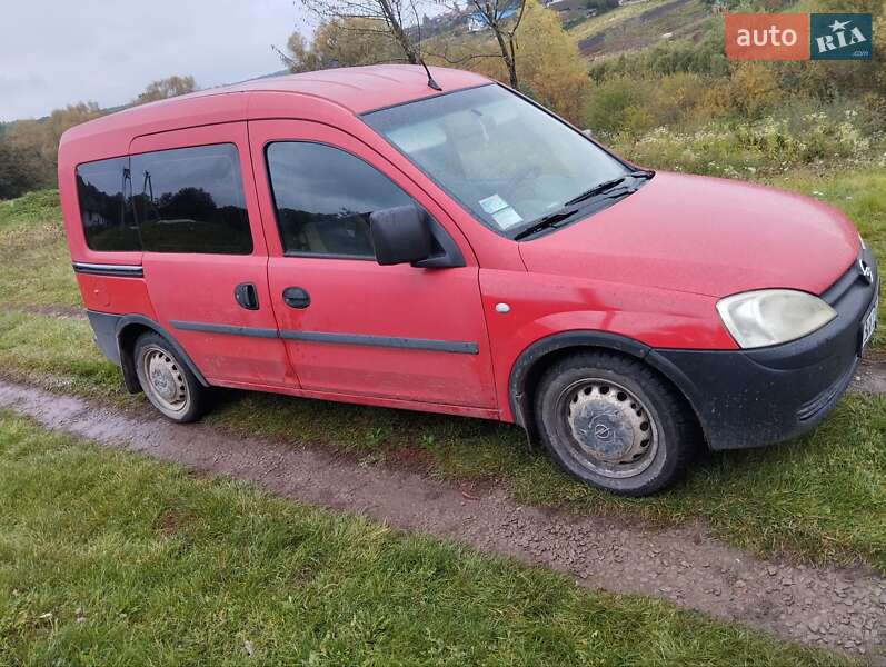 Минивэн Opel Combo 2004 в Бучаче