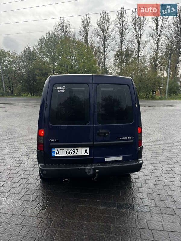 Грузовой фургон Opel Combo 2005 в Ивано-Франковске