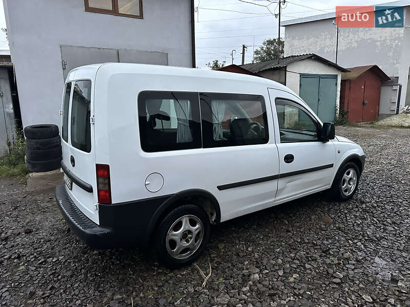 Минивэн Opel Combo 2004 в Стрые