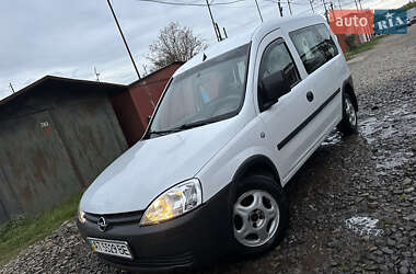Минивэн Opel Combo 2004 в Стрые