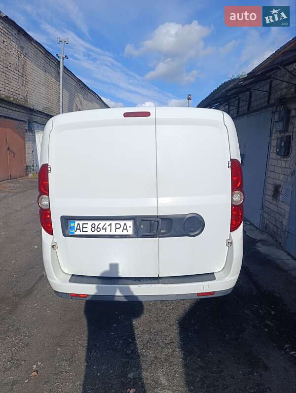 Вантажний фургон Opel Combo 2012 в Дніпрі