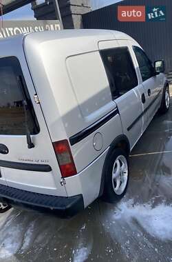 Минивэн Opel Combo 2004 в 