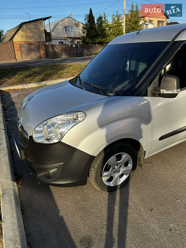 Грузовой фургон Opel Combo 2012 в Борисполе