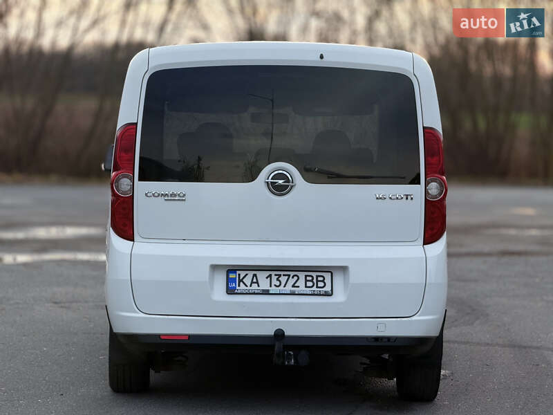 Минивэн Opel Combo 2012 в Мене
