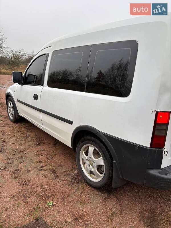 Минивэн Opel Combo 2005 в Коростене