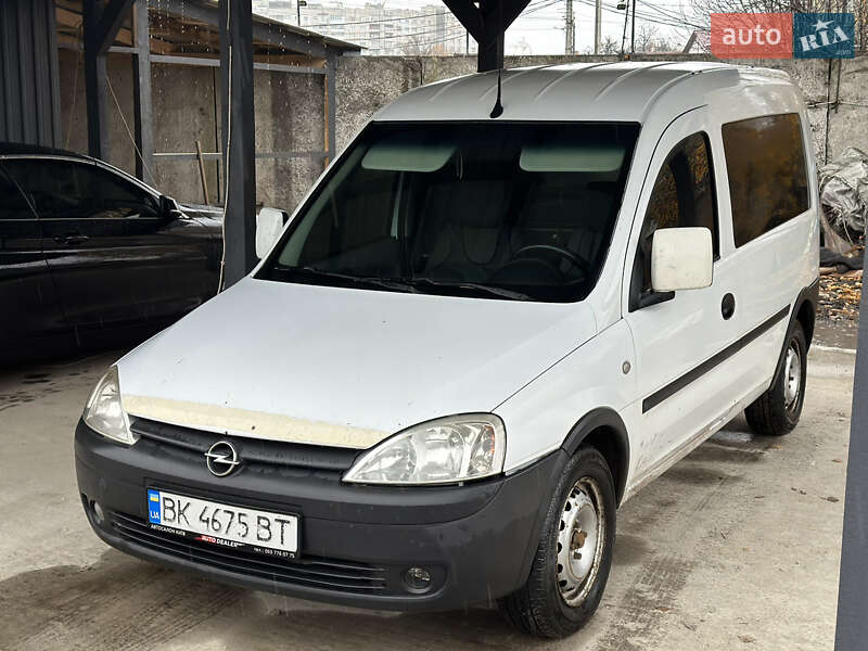 Інші вантажівки Opel Combo 2004 в Рівному фото 3 Інші вантажівки Opel Combo 2004 в Рівному