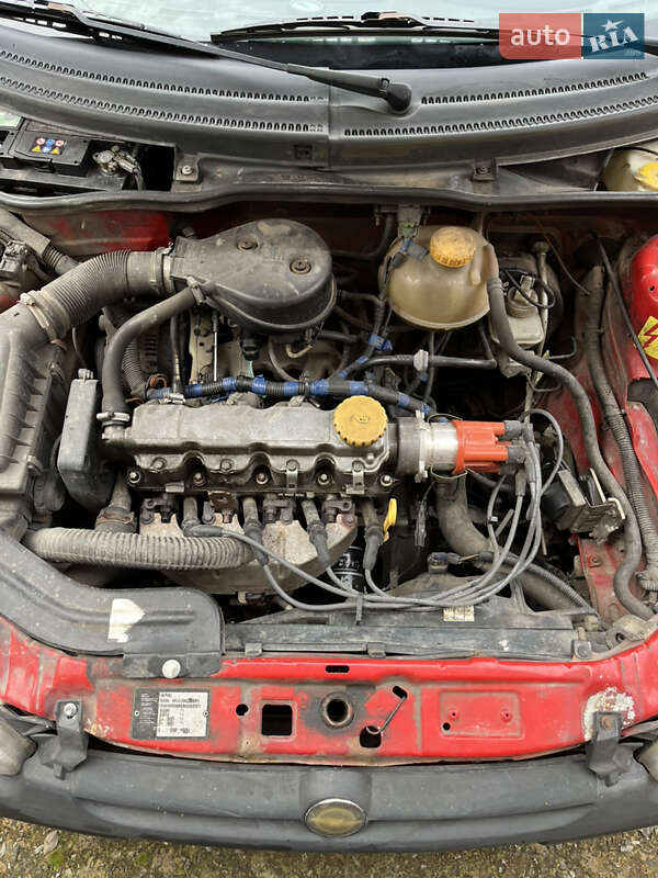 Вантажний фургон Opel Combo 1995 в Львові