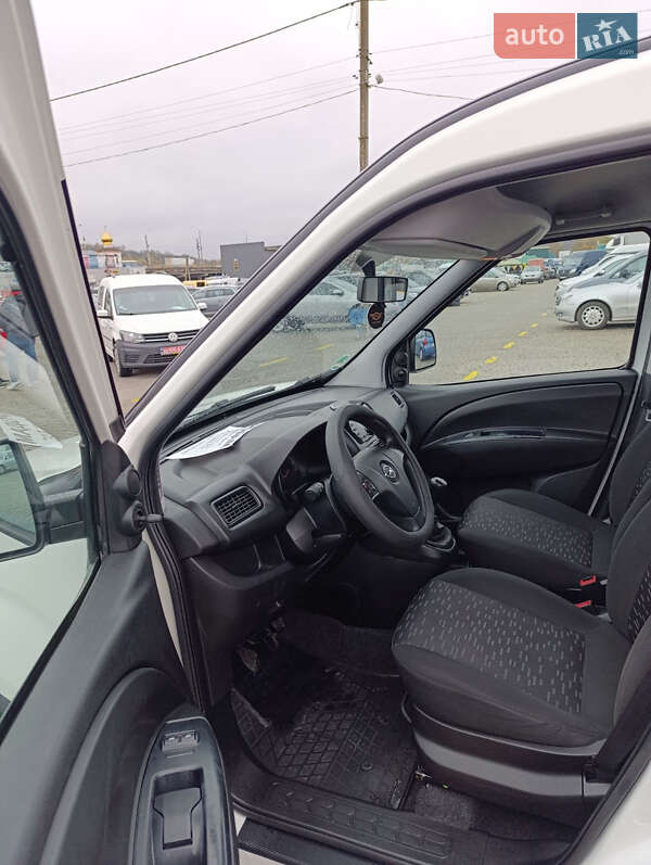 Минивэн Opel Combo 2017 в Черновцах