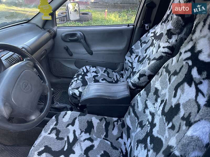 Вантажний фургон Opel Combo 1997 в Черкасах