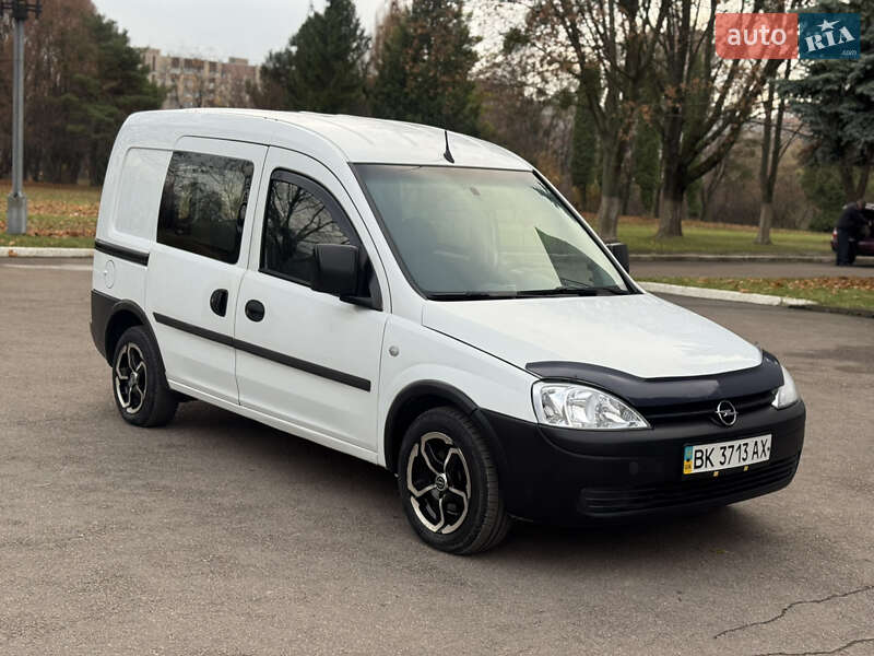Минивэн Opel Combo 2002 в Ровно