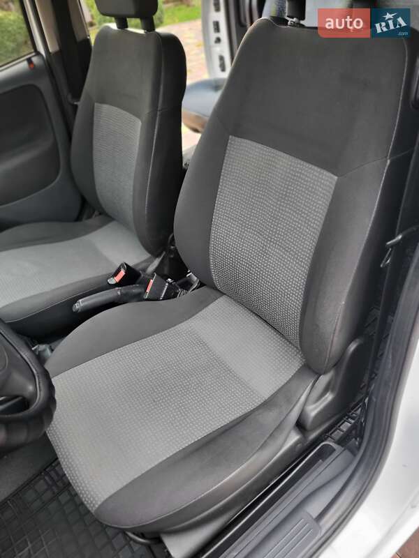 Мінівен Opel Combo 2006 в Смілі фото 17 Мінівен Opel Combo 2006 в Смілі