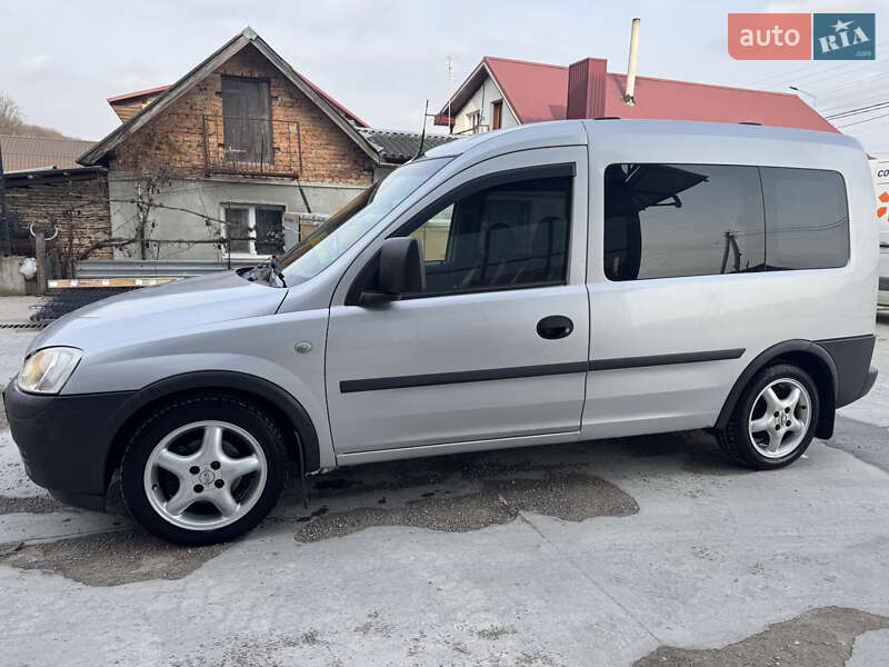 Минивэн Opel Combo 2004 в Теребовле
