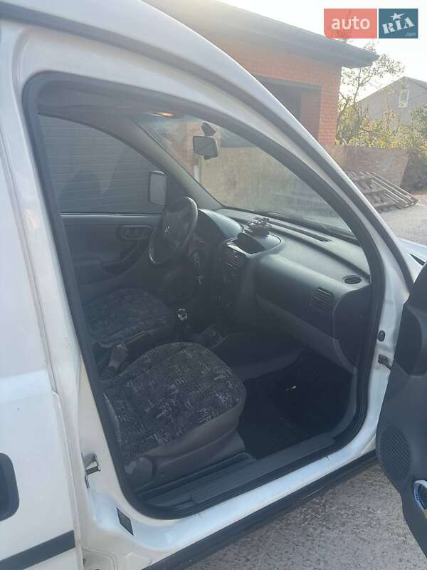 Мінівен Opel Combo 2005 в Дніпрі