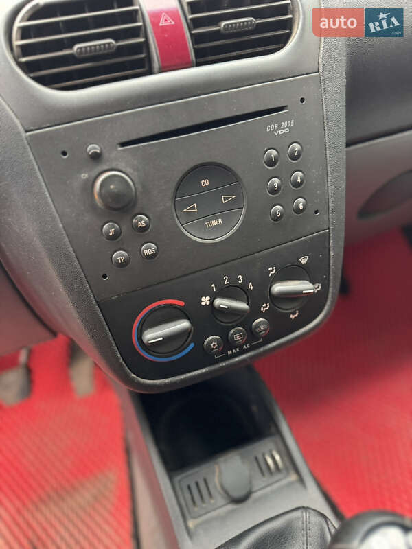 Минивэн Opel Combo 2003 в Почаеве