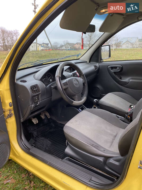 Минивэн Opel Combo 2011 в Ивано-Франковске