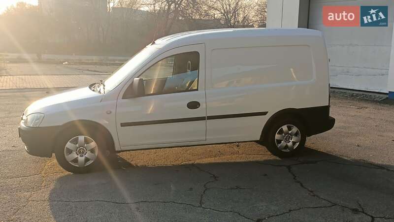 Вантажний фургон Opel Combo 2007 в Дніпрі
