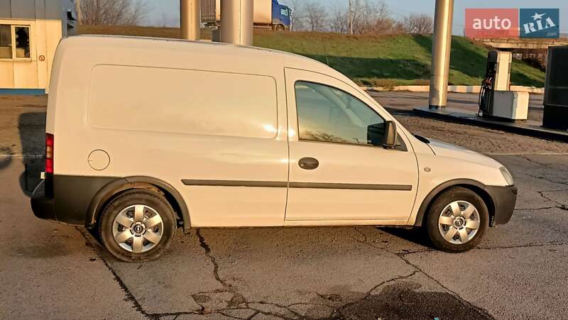 Вантажний фургон Opel Combo 2007 в Дніпрі