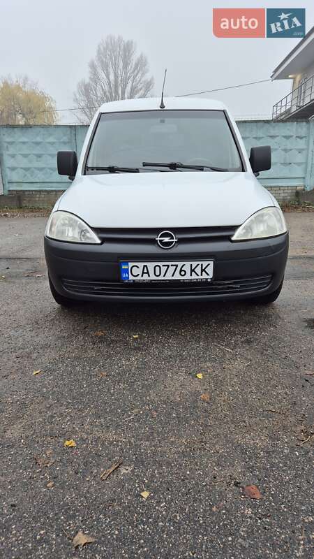 Вантажний фургон Opel Combo 2011 в Черкасах