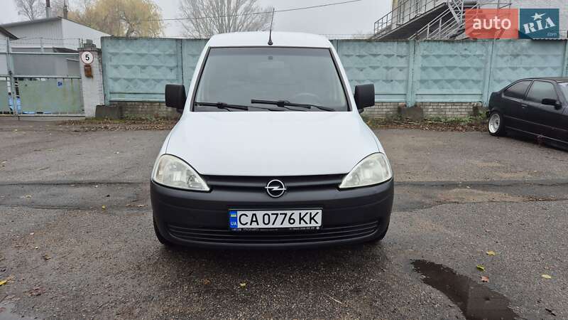 Вантажний фургон Opel Combo 2011 в Черкасах