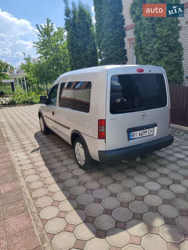 Мінівен Opel Combo 2008 в Гадячі