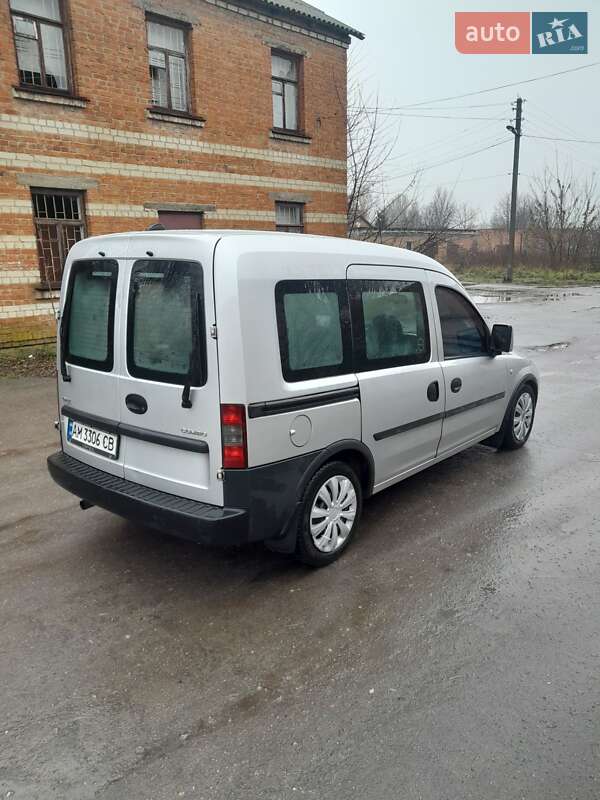 Минивэн Opel Combo 2005 в Казатине