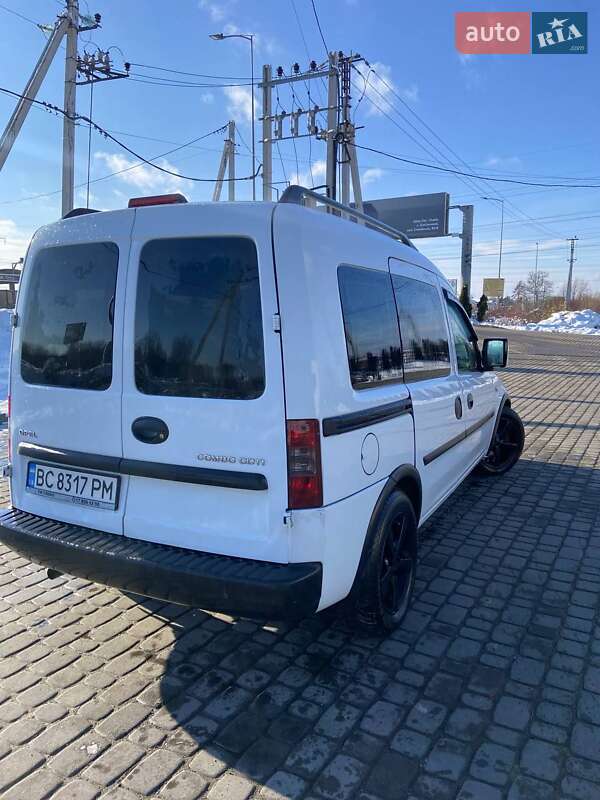Мінівен Opel Combo 2010 в Львові