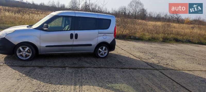 Мінівен Opel Combo 2012 в Івано-Франківську
