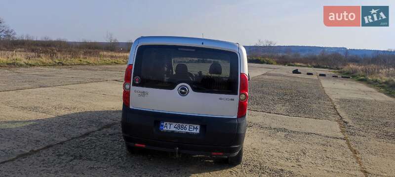Мінівен Opel Combo 2012 в Івано-Франківську