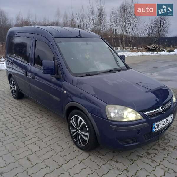 Минивэн Opel Combo 2008 в Стрые