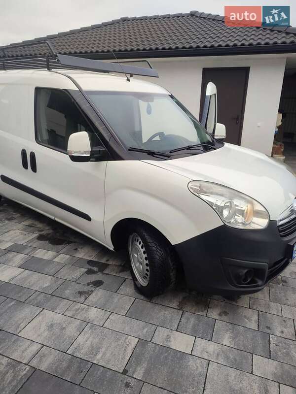 Вантажний фургон Opel Combo 2016 в Рівному