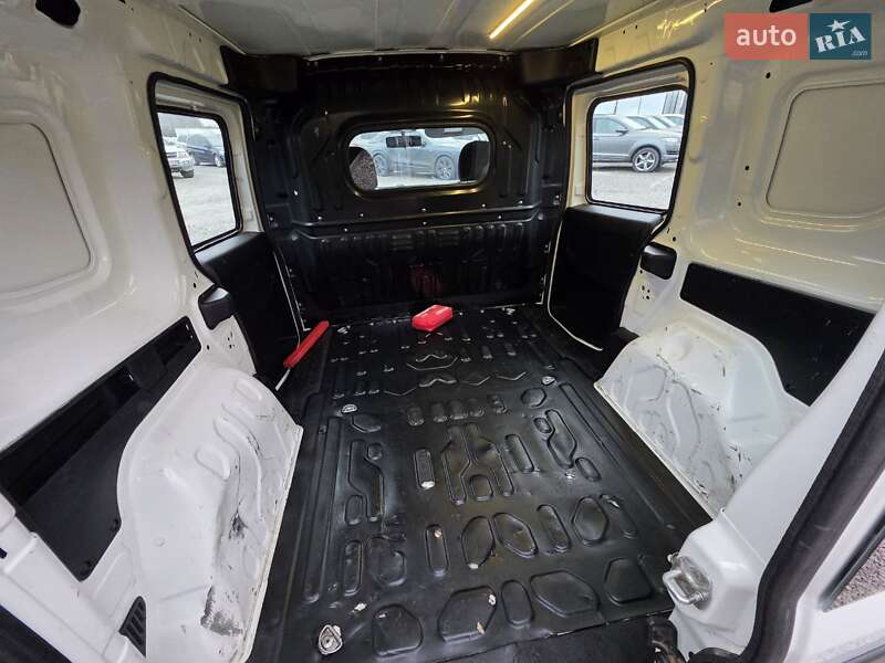 Вантажний фургон Opel Combo 2018 в Тернополі фото 21 Вантажний фургон Opel Combo 2018 в Тернополі