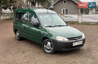 Минивэн Opel Combo 2005 в Кицмани