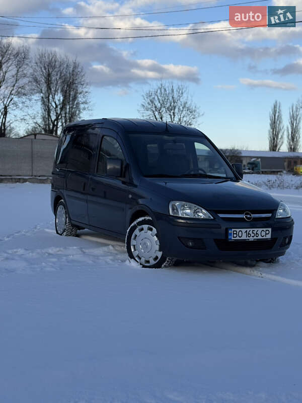 Минивэн Opel Combo 2007 в Микулинцах