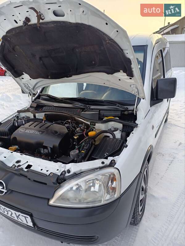 Минивэн Opel Combo 2006 в Хмельнике