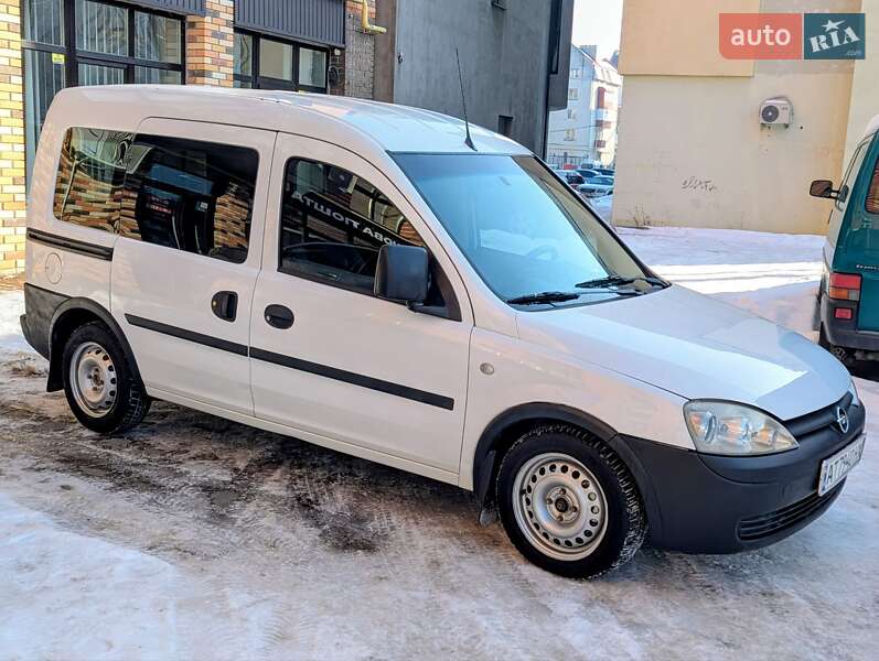 Минивэн Opel Combo 2006 в Калуше