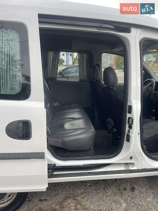 Минивэн Opel Combo 2003 в Нетешине