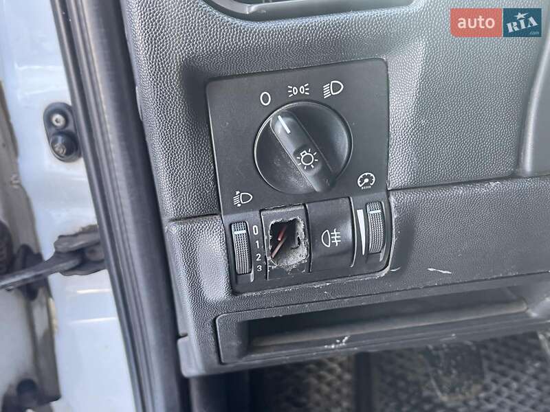 Вантажний фургон Opel Combo 2011 в Києві фото 49 Вантажний фургон Opel Combo 2011 в Києві