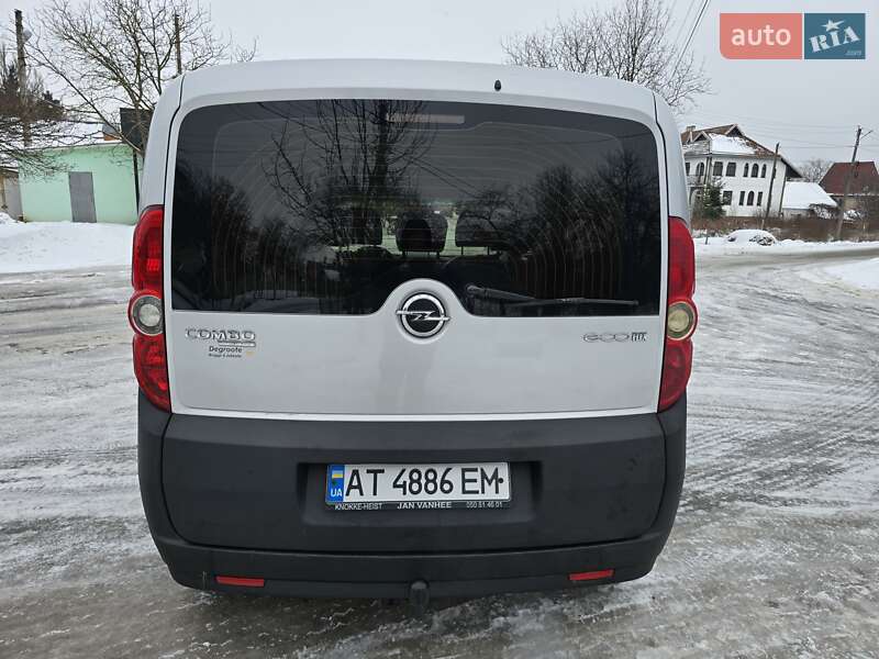 Минивэн Opel Combo 2012 в Калуше