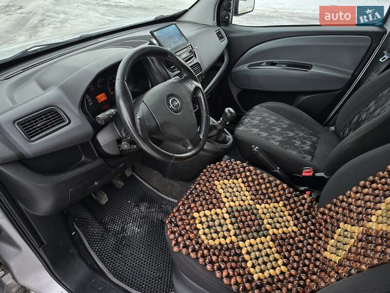 Минивэн Opel Combo 2012 в Калуше