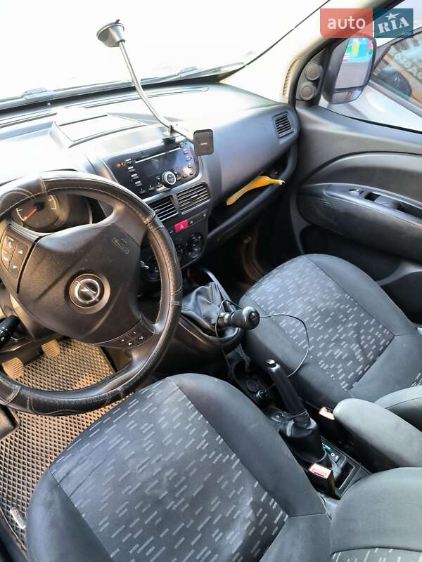 Мінівен Opel Combo 2015 в Рокитному